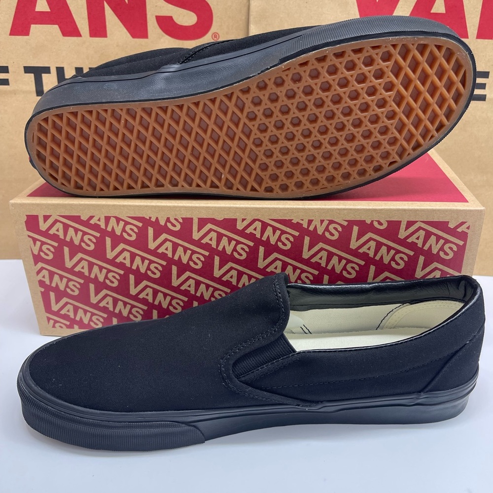 Vans WMNS Classic Black Slip-On Sneakers
Black/Black
VN000EYEBKA - Picture 16 of 16